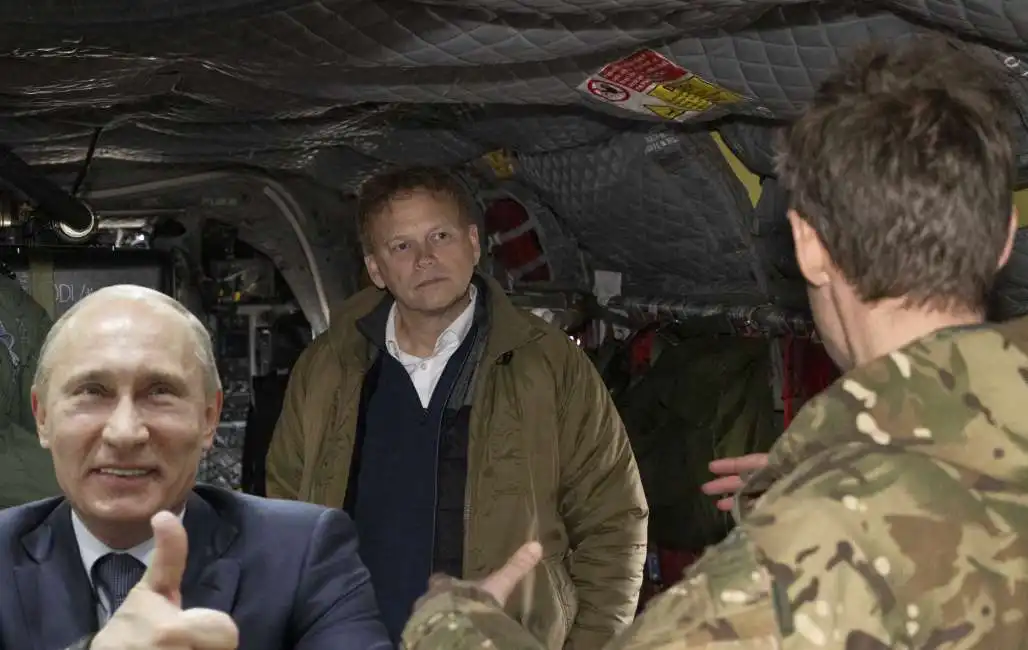 ministro difesa britannico grant shapps polonia vladimir putin aereo gran bretagna 