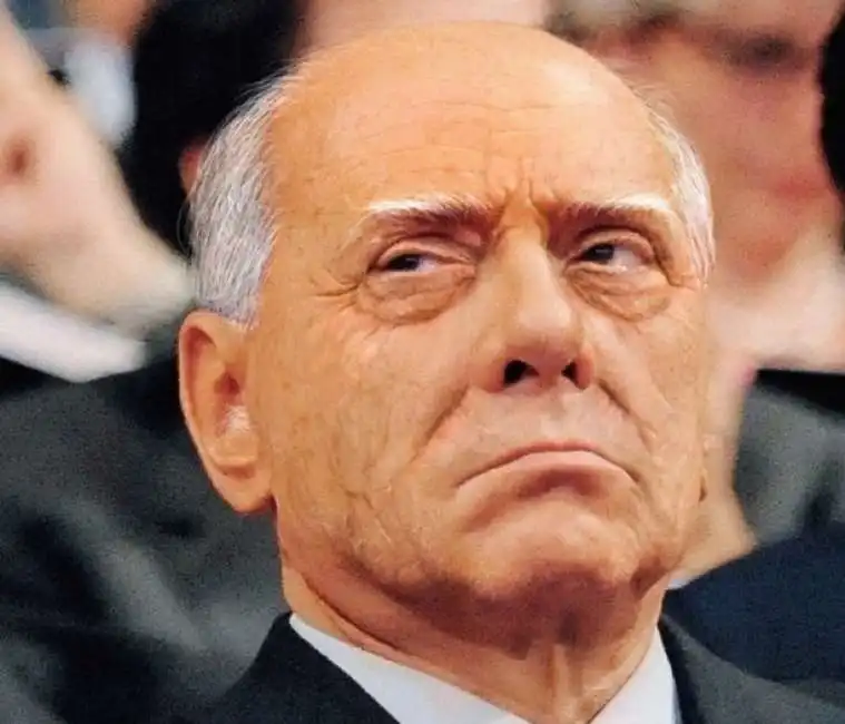 berlusconi anziano vecchio