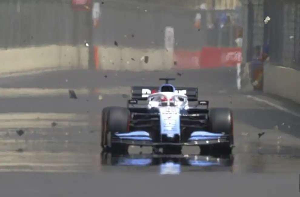 f1 baku prove sospese