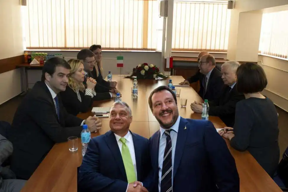 giorgia meloni raffaele fitto carlo fidanza jaroslaw kaczynski viktor orban matteo salvini