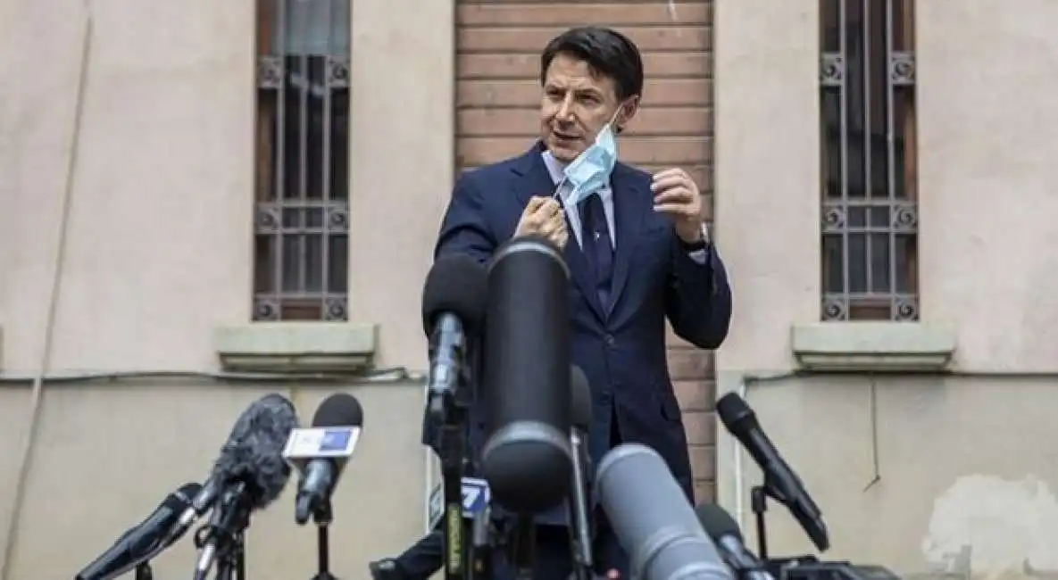 giuseppe conte fase due mascherina