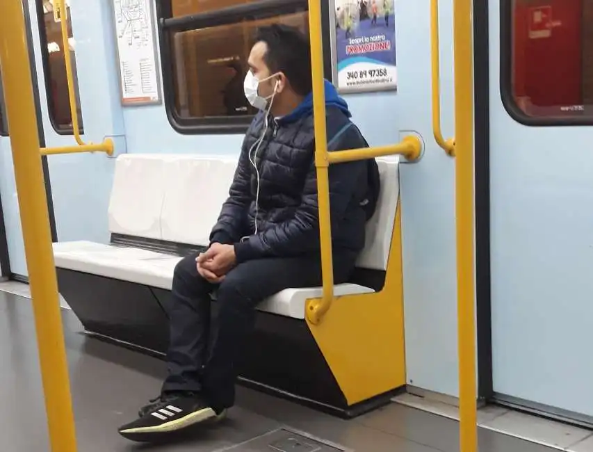 in metro con il coronavirus