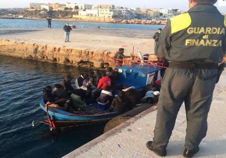 migranti lampedusa