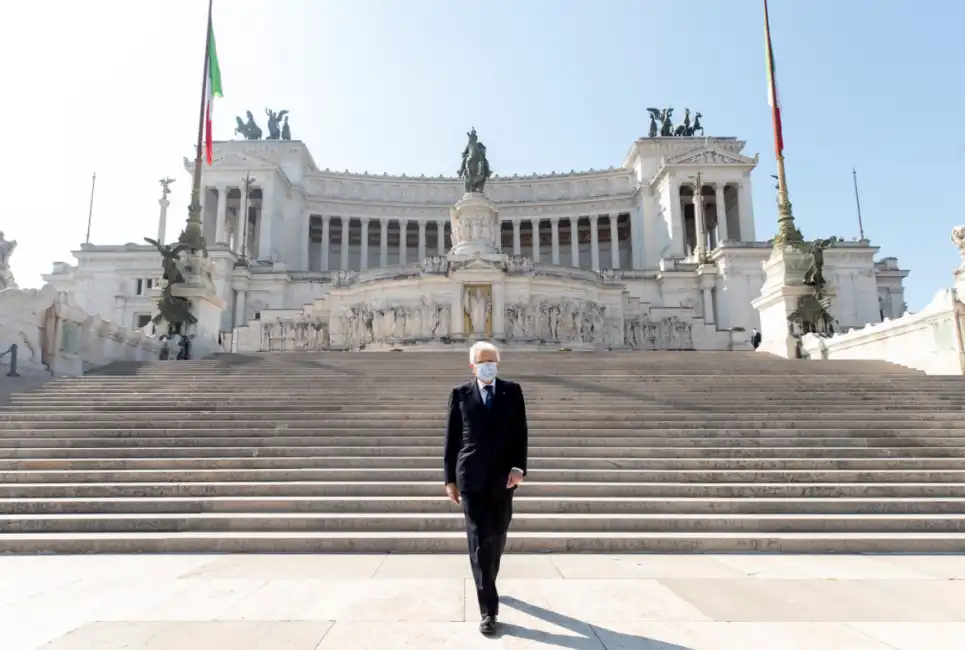 sergio mattarella altare della patria 25 aprile 