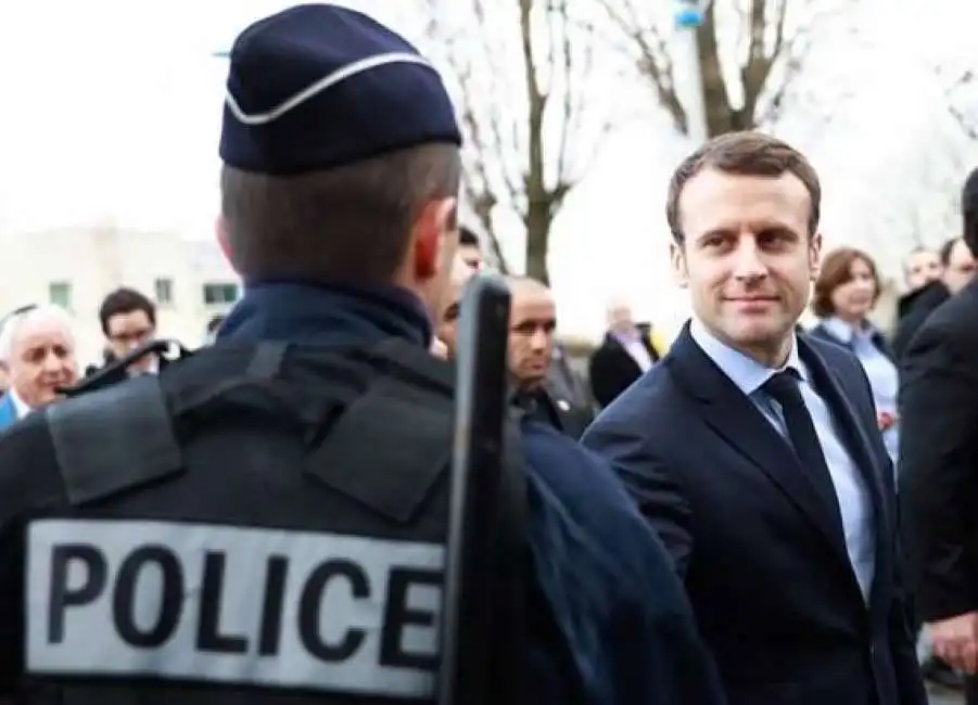 macron polizia