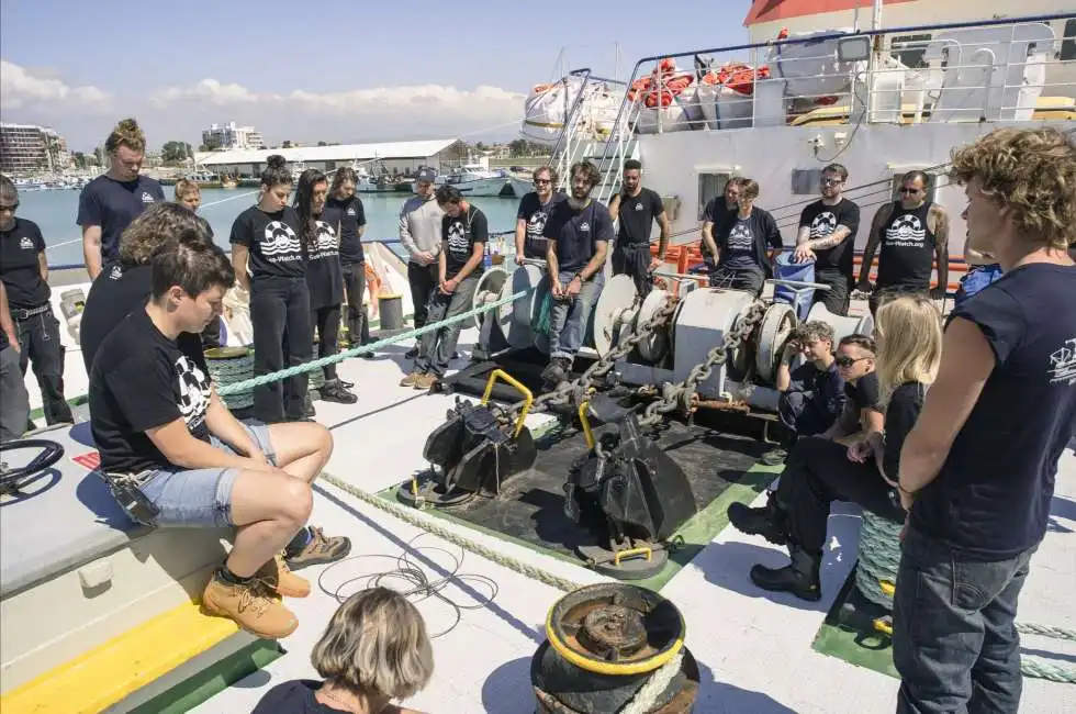 soccorritori sulla sea watch