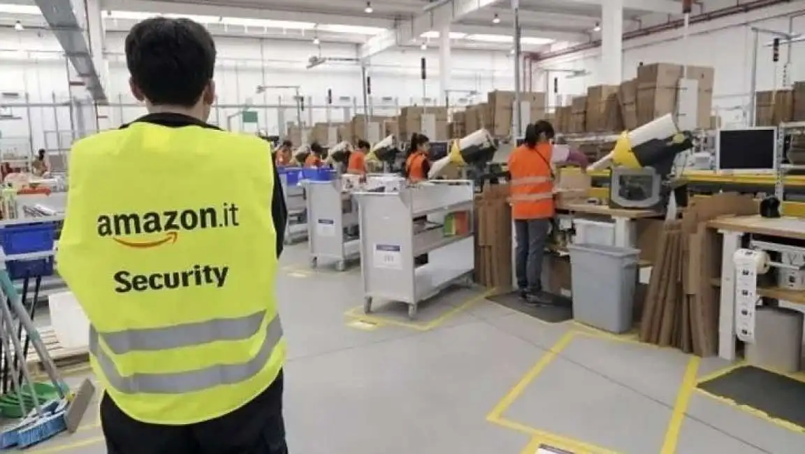 lavoratori amazon