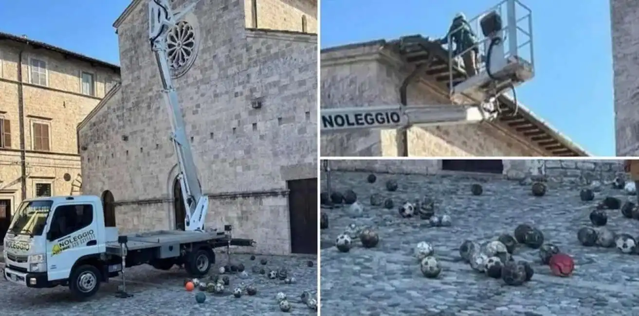 palloni ritrovati sul tetto della chiesa ad ascoli