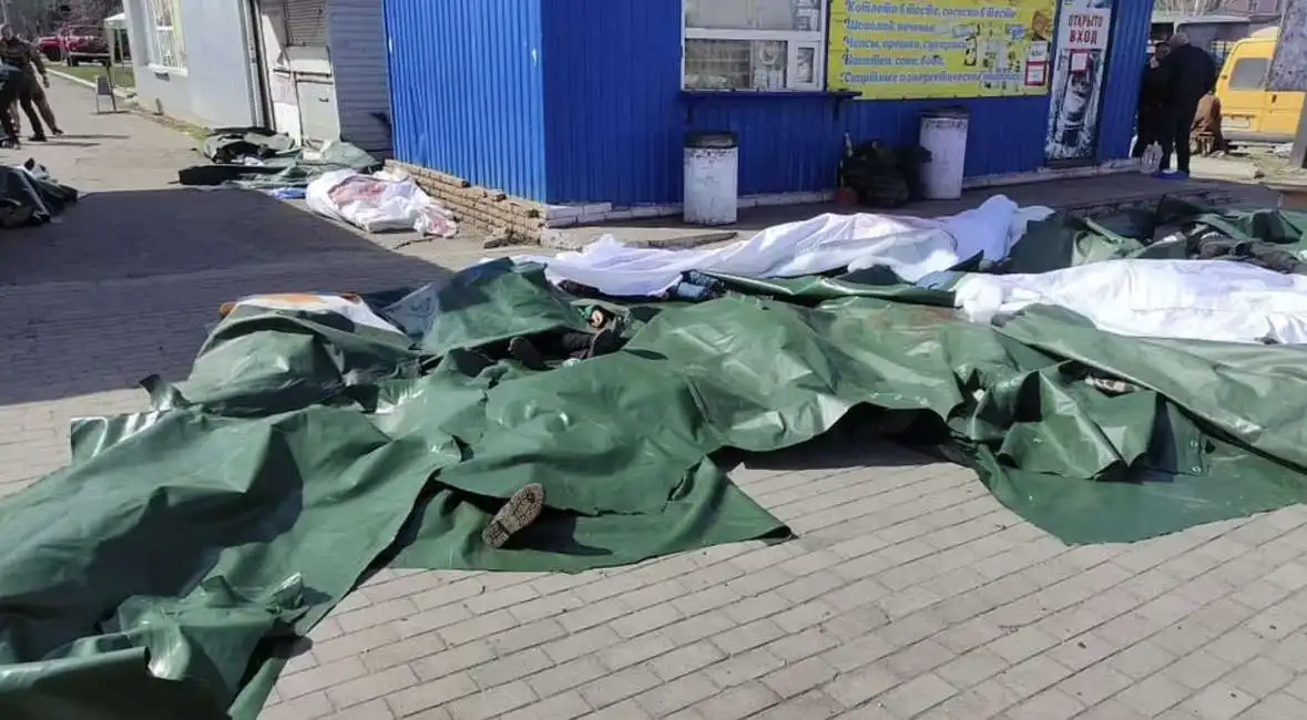 strage di civili in fuga alla stazione ferroviaria di kramatorsk - 13 ucraina 