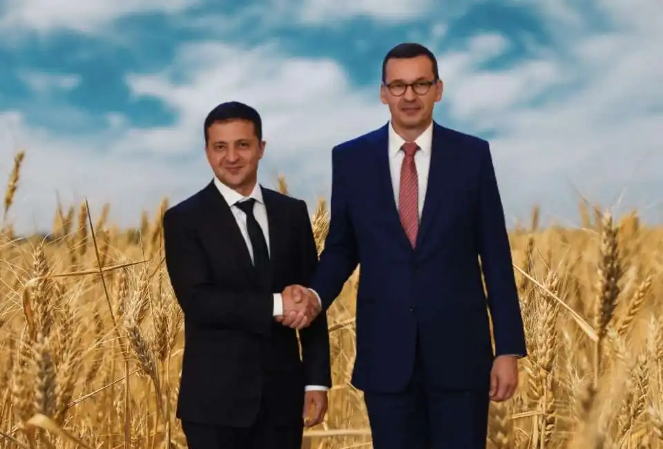 volodymyr zelensky mateusz morawiecki grano ucraina polonia 