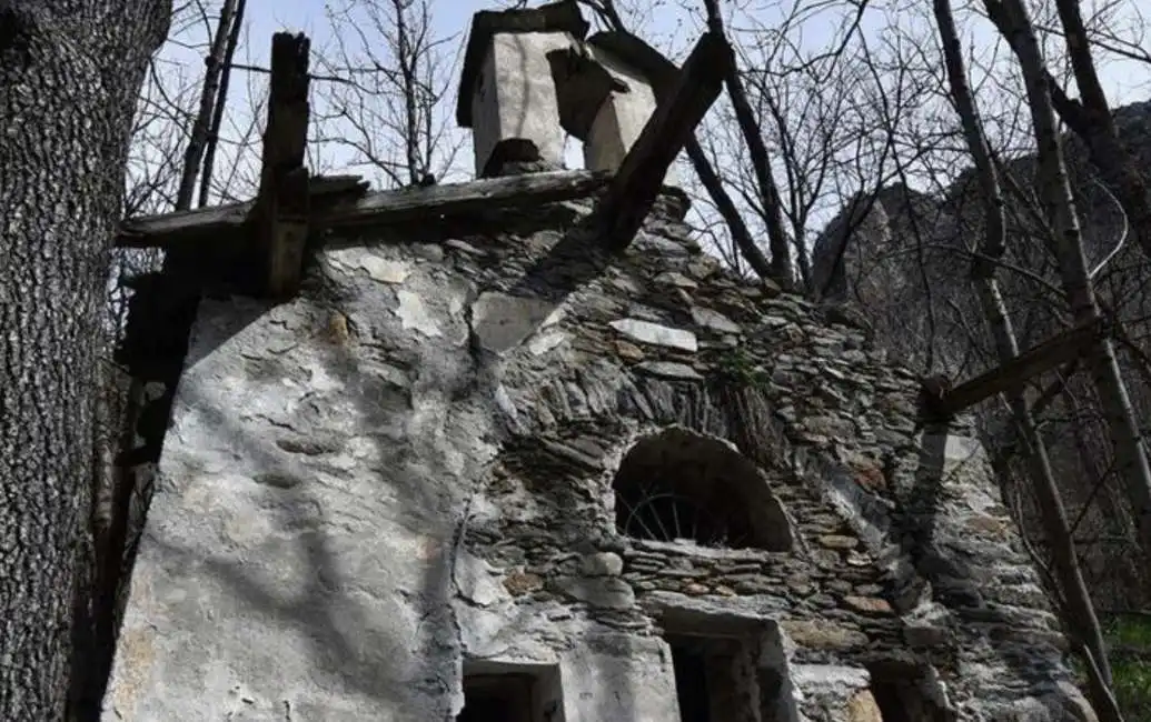 aosta omicidio equilivaz la salle bosco chiesetta chiesa 