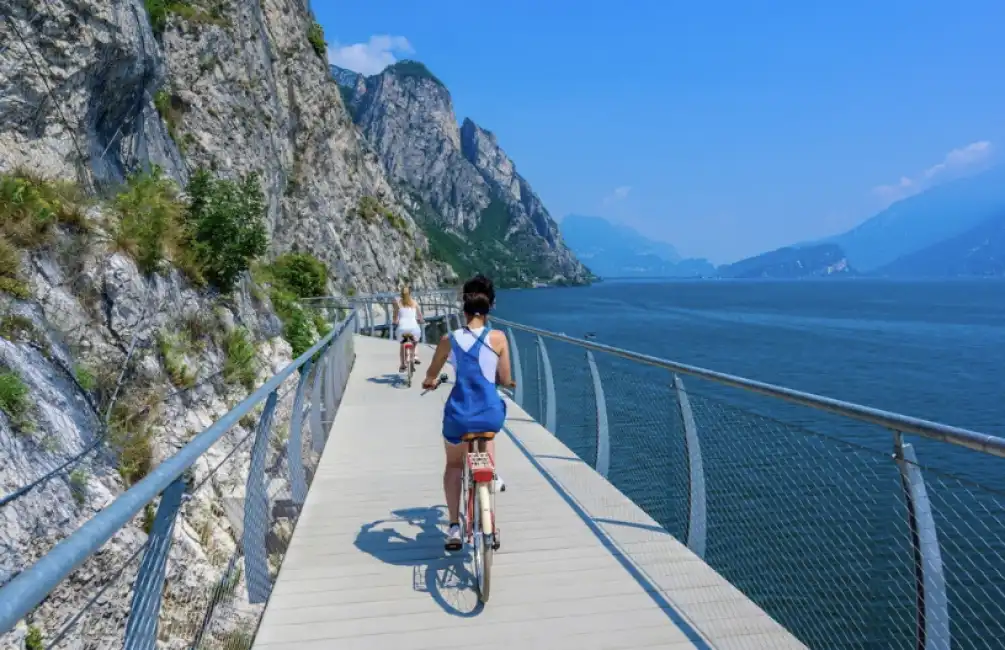 ciclovia sul lago di garda