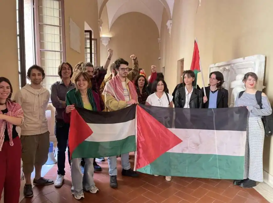 manifestazione anti israele al universita di siena - 1 studenti pro palestina protesta universita 