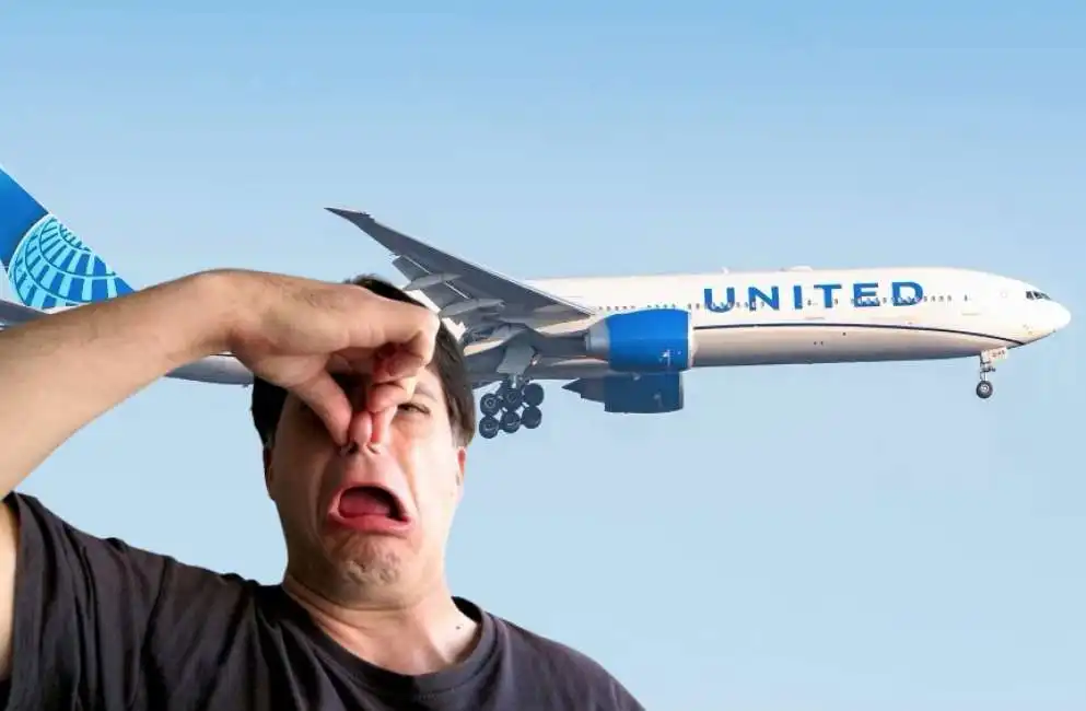 puzza volo united airlines