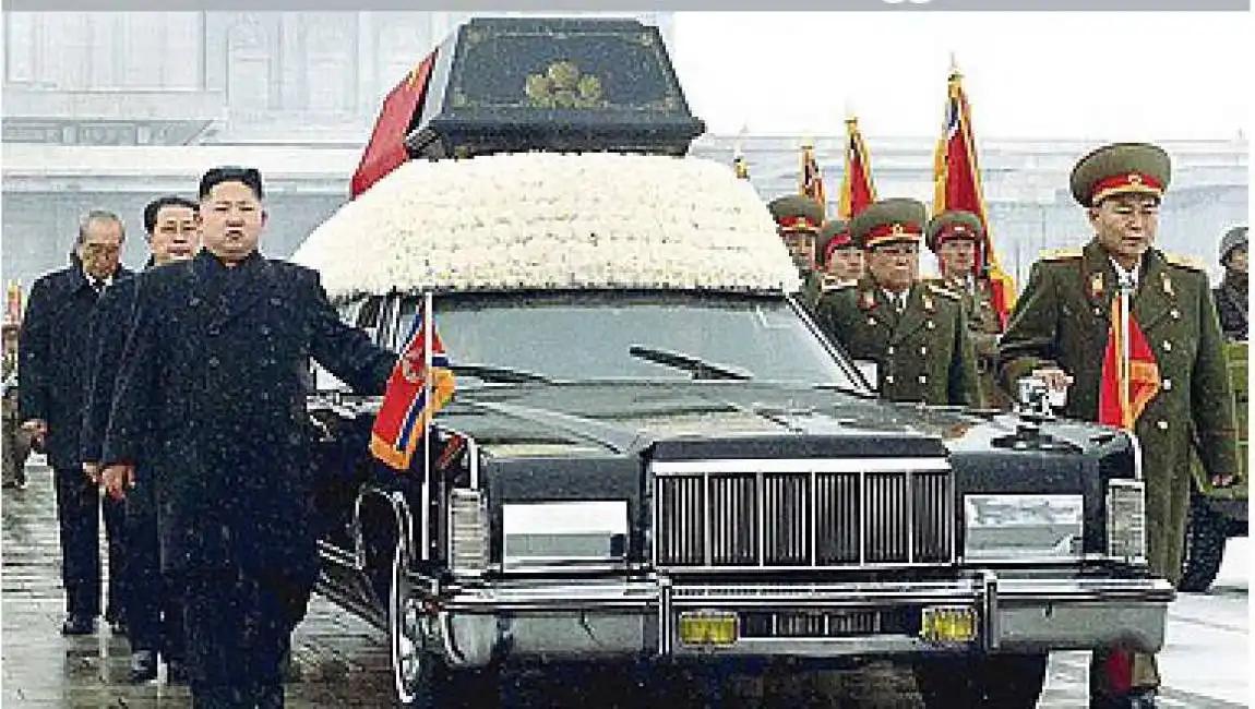 corea nord corteo funebre padre di kim