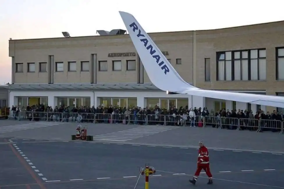 crotone ryanair