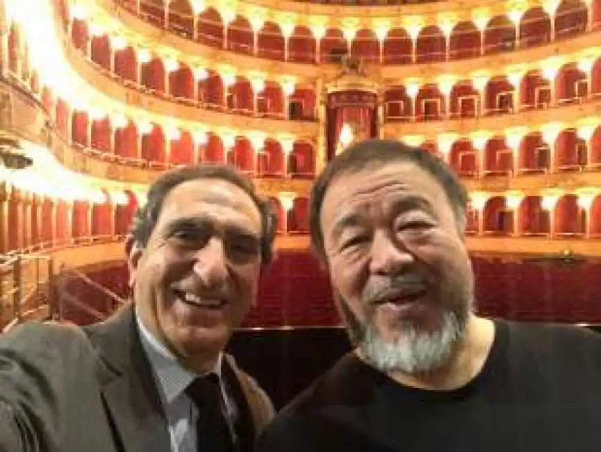 fuortes weiwei . -1164605_tn