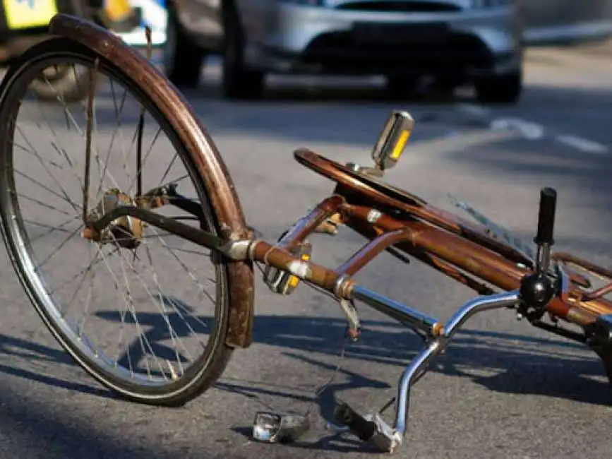 incidente bicicletta