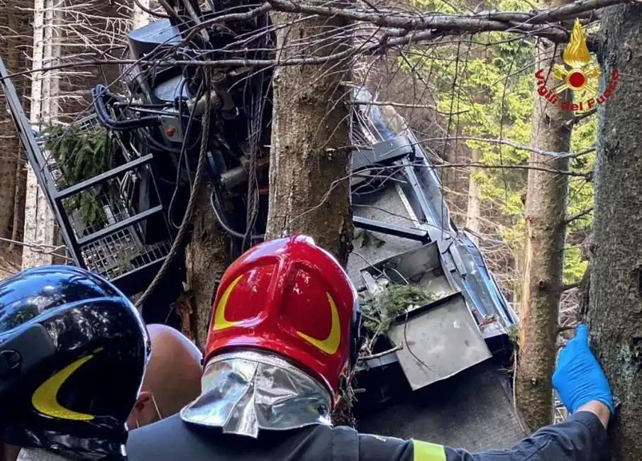 incidente funivia stresa mottarone 2 lago maggiore