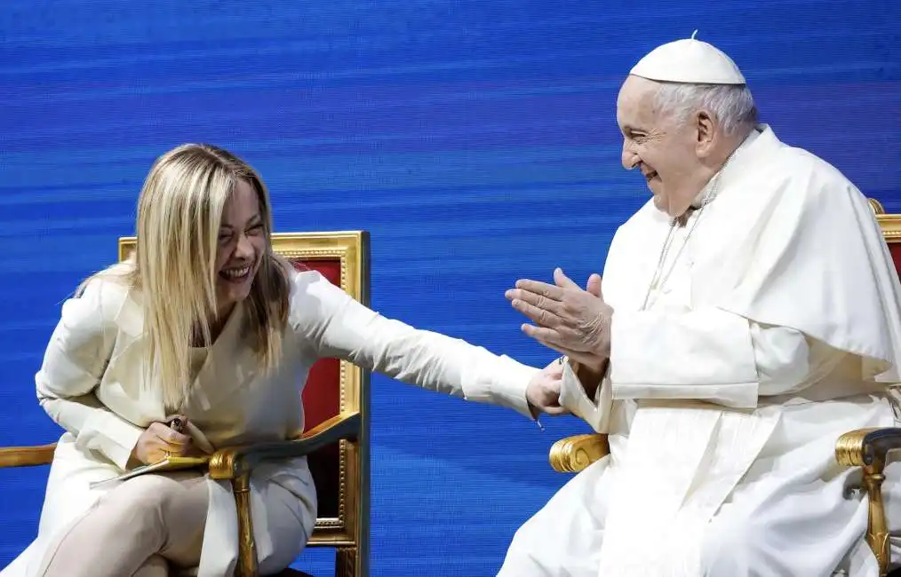 giorgia meloni e papa francesco agli stati generali della natalita natalita' bergoglio 