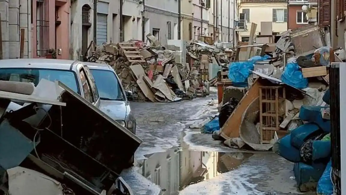 rifiuti alluvione emilia romagna 