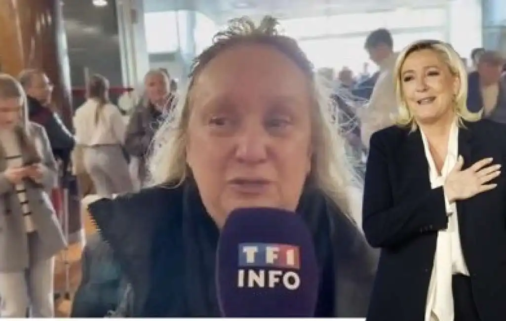 colombe al comizio di marine le pen