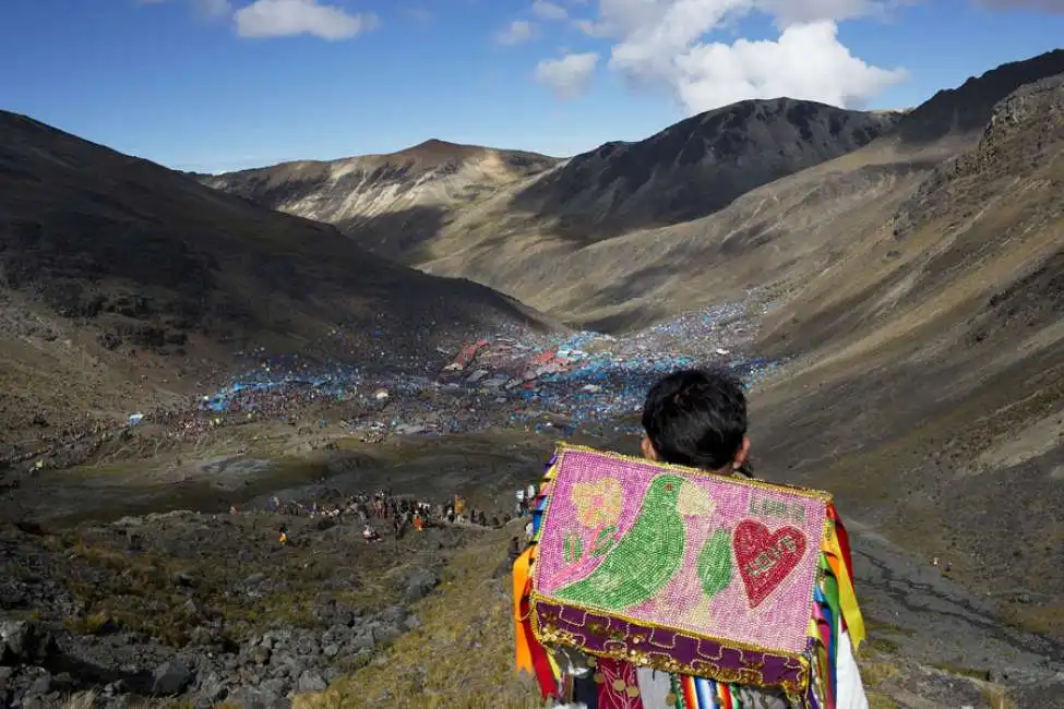 sinakara valley qoyllur riti festival peruviano