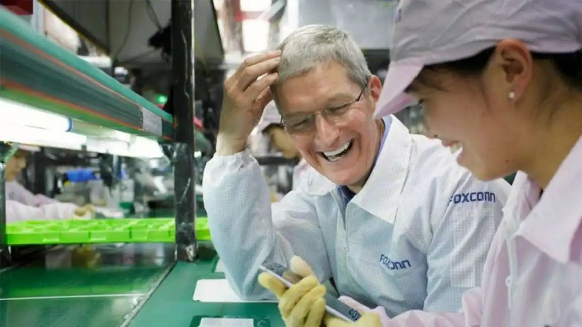 tim cook apple foxconn