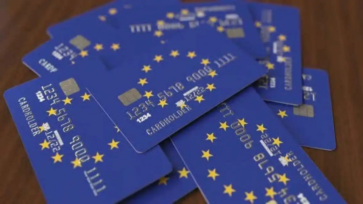 carte di credito con bandiera ue