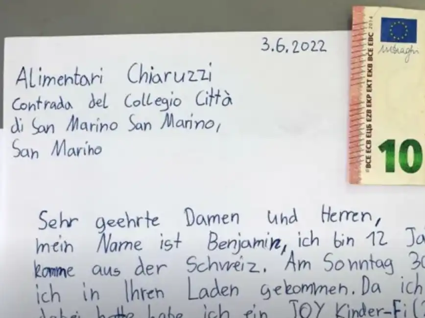 la lettera del bambino che ha rubato ovetto kinder 