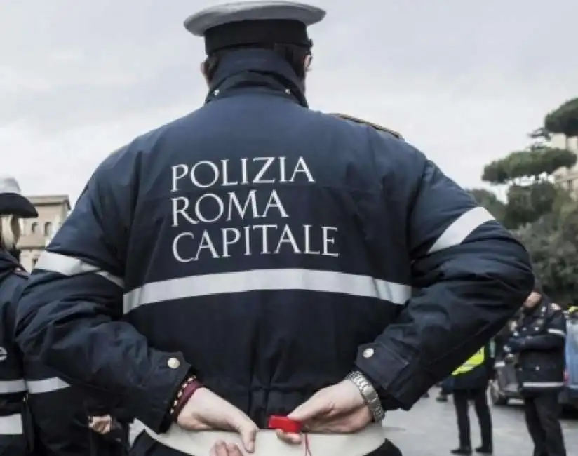 vigile urbano roma polizia locale roma capitale 