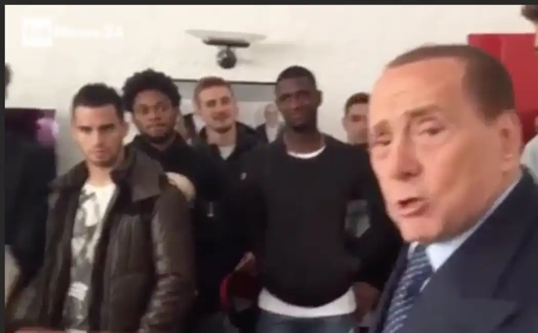 berlusconi strigliata ai calciatori del milan