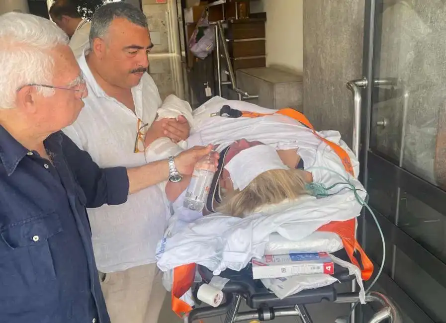 donna morta a palermo dopo essere stata lasciata per 4 ore nell androne del palazzo