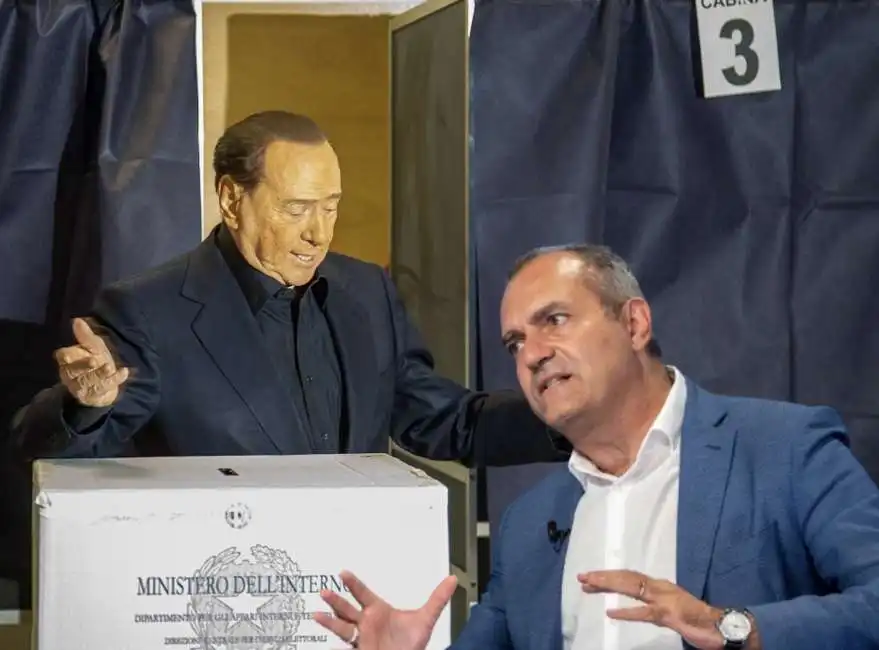 silvio berlusconi luigi de magistris 