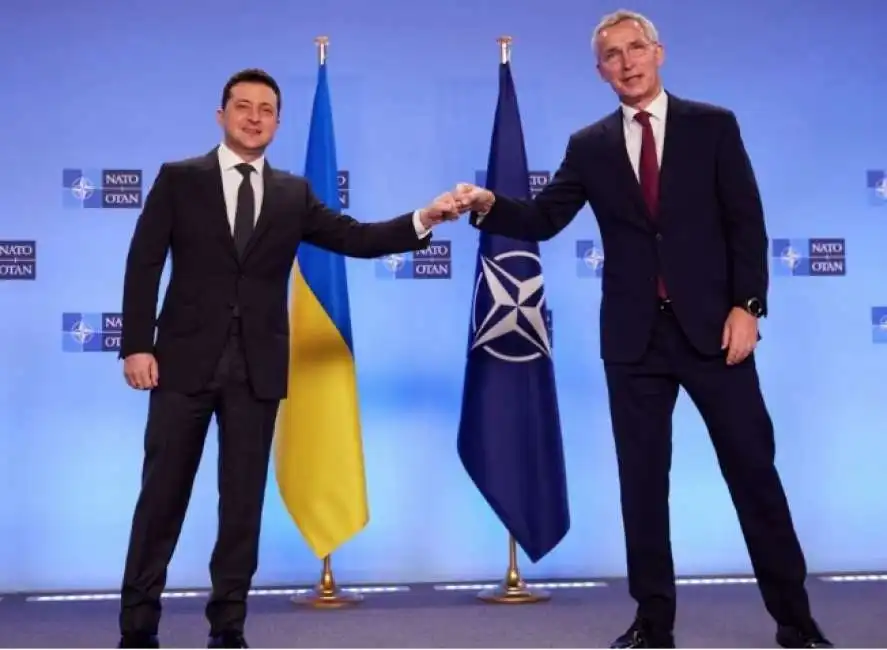 zelensky ucraina nato jens stoltenberg