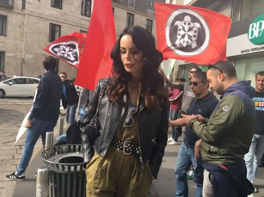 nina moric casapound