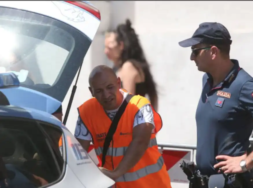 poliziotto aggredito milano