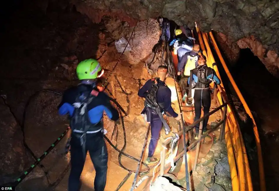 grotta thailandese il salvataggio