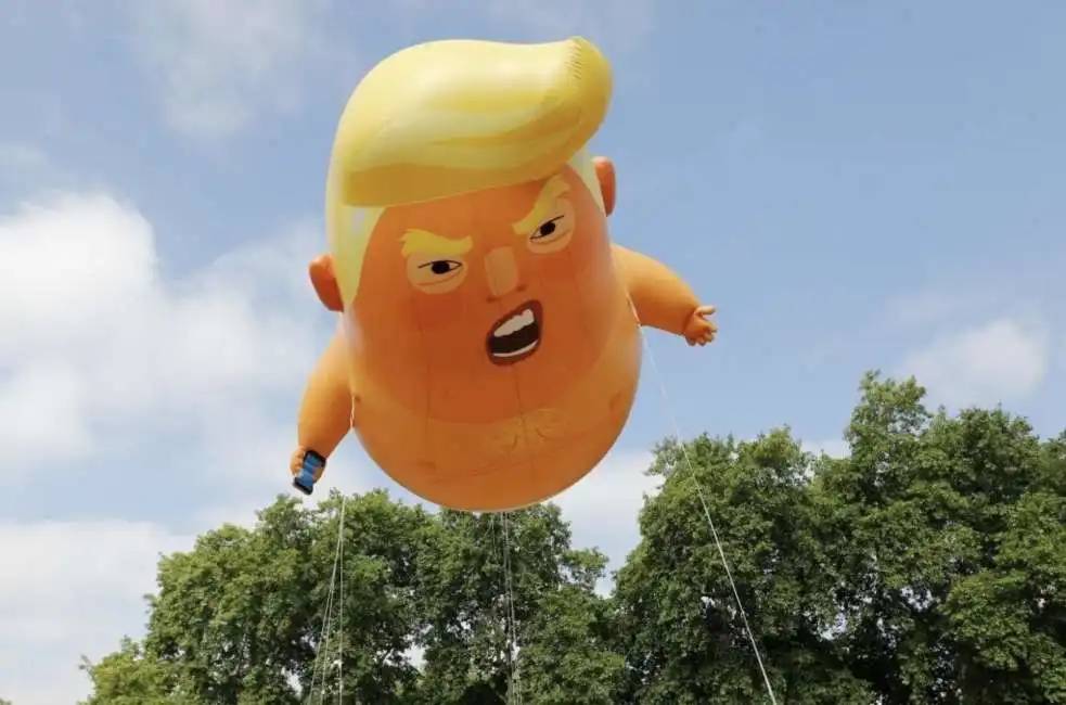 trump baby gonfiabile