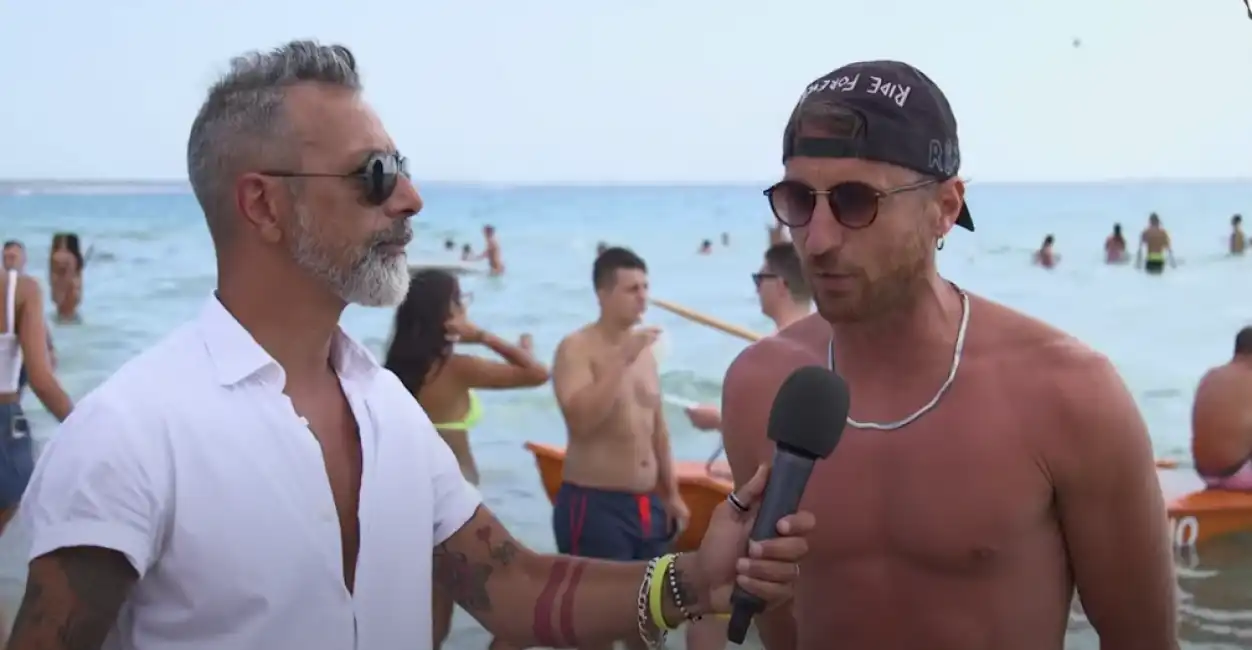 interviste milanese imbruttito spiaggia gallipoli