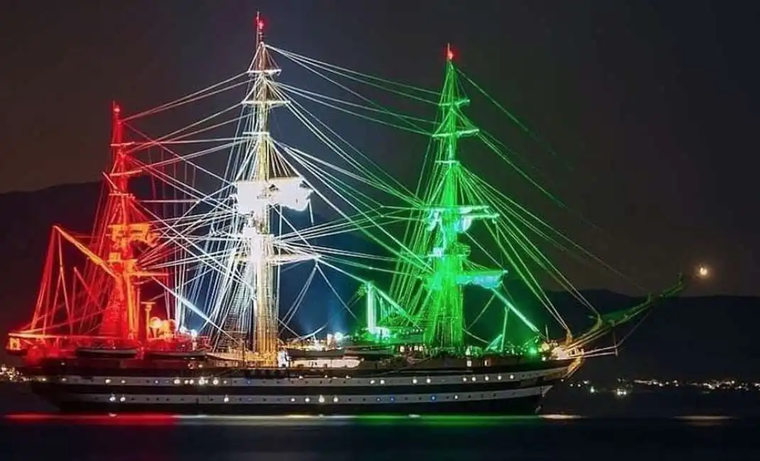 nave amerigo vespucci 