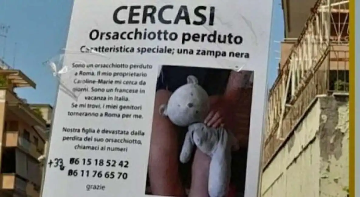 manifesti a roma per ritrovare il peluche smarrito