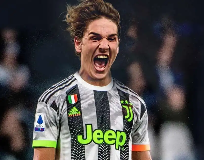 niccolo zaniolo alla juventus - fotomontaggio 