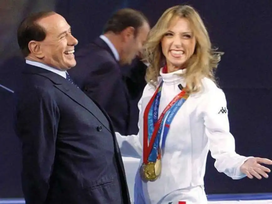 silvio berlusconi e valentina vezzali a porta a porta nel 2008 3