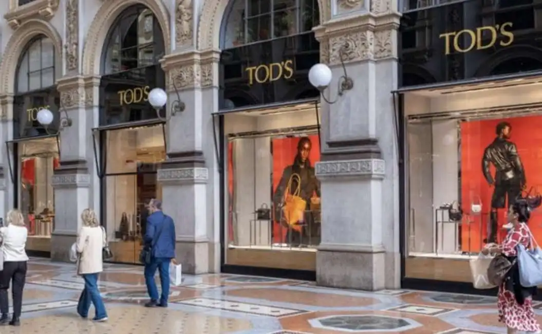 nuovo negozio loro piana milano galleria vittorio emanuele ii