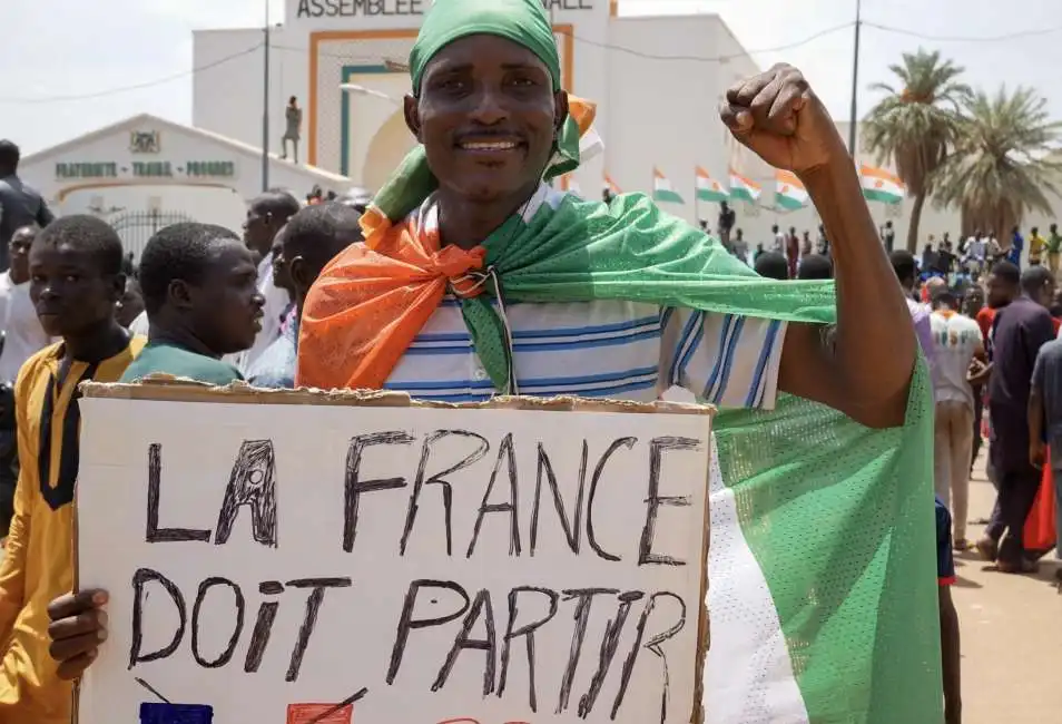 proteste anti francesi a diamey in niger - 4