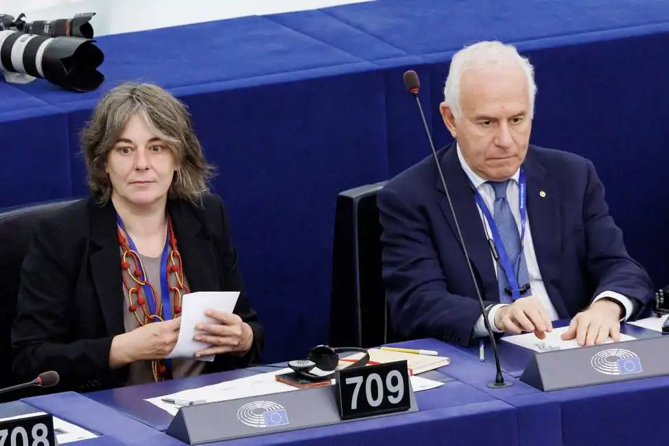 cecilia strada e marco tarquinio al parlamento europeo 