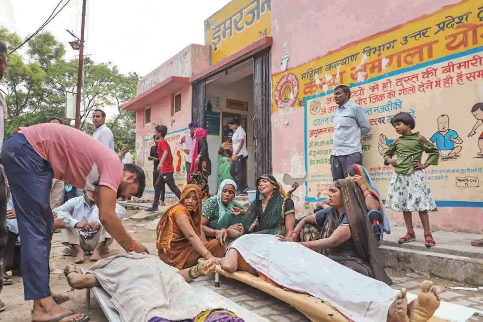 india - pellegrini morti schiacciati dalla calca durante festa religiosa 