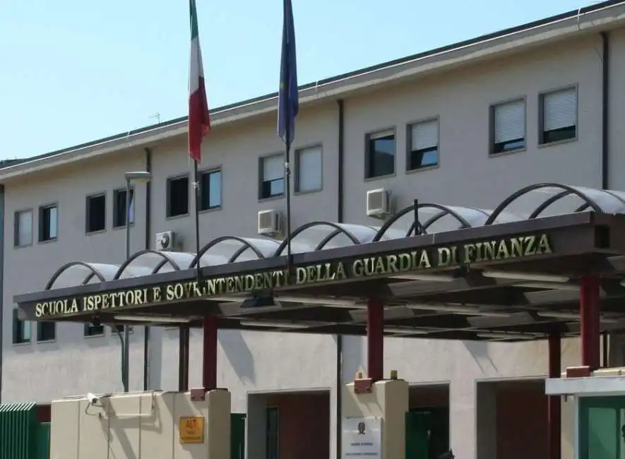 la scuola ispettori e sovrintendenti della guardia di finanza de l’aquila 