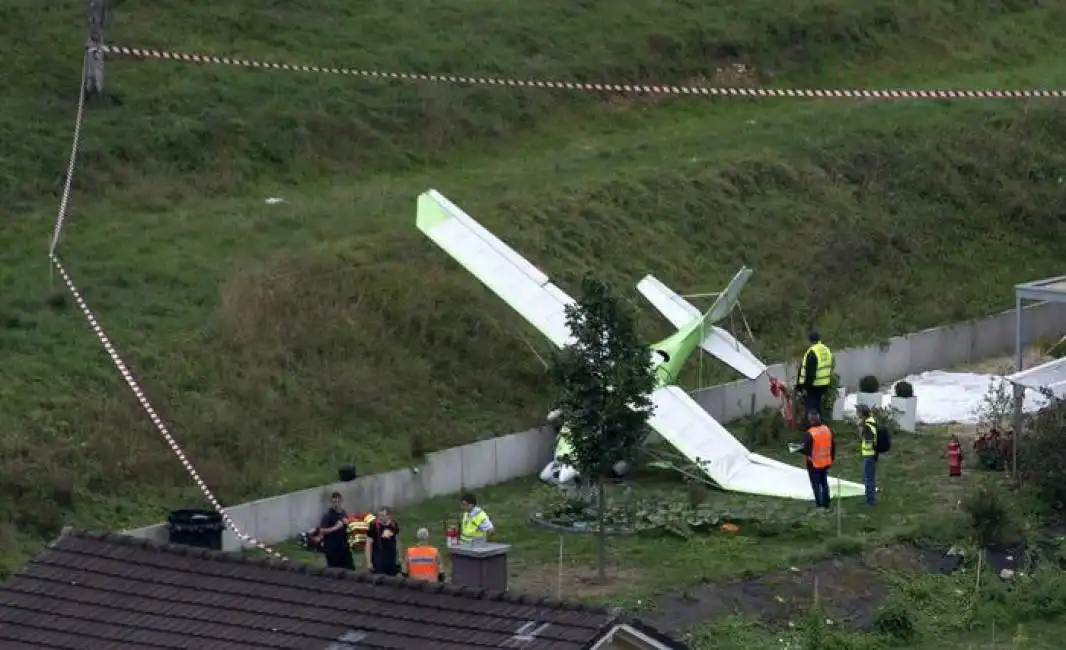 due aerei si scontrano durante airshow in svizzera